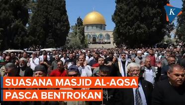 Suasana Sholat di Masjid Al-Aqsa Pasca Terjadi Bentrokan