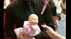 Harus Lihat!! Boneka Ini Mirip Sekali Dengan Bayi Lucu!!!