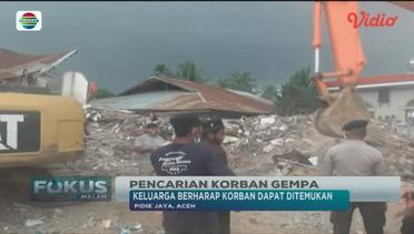 Pencarian Korban Gempa Aceh - Fokus Malam