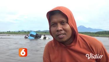 Dua Truk Terseret Banjir Lahar Dingin Gunung Semeru. Lumajang, Jawa Timur
