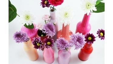 Bikin Sendiri Vas Bunga Unik dari Botol Bekas