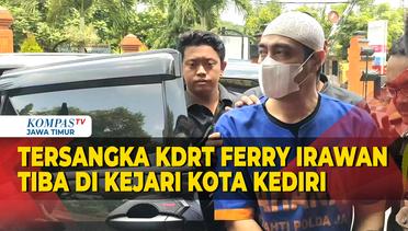 Tersangka Kasus KDRT Ferry Irawan Tiba di Kejaksaan Negeri Kota Kediri