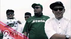 2RT - Hijrah Itu Indah feat. Ugho & Grey (Official Music Video NAGASWARA) #religi