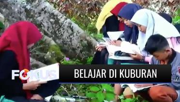 Siswa di Banjarnegara Belajar di Kuburan Demi Dapat Koneksi Internet