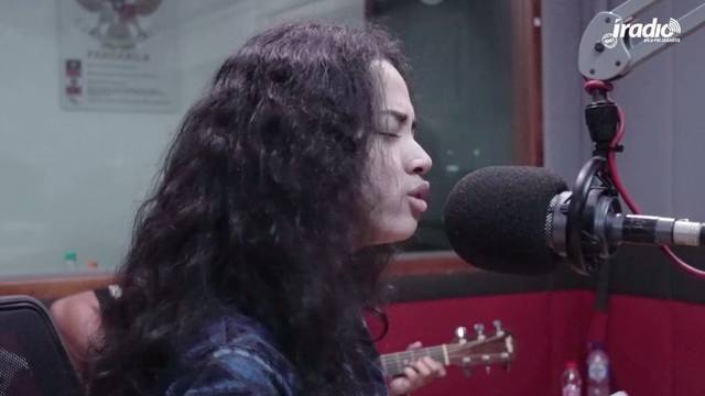 (LIVE) Wizzy - Keliru (Cover Ruth Sahanaya)