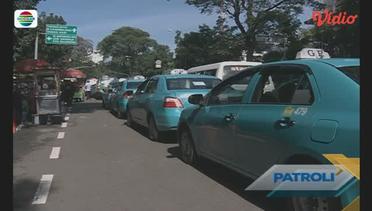 Ratusan Sopir Taksi dan Angkutan Umum Gelar Aksi Mogok di Depan Gedung Sate - Patroli